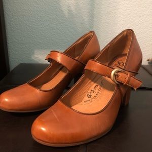 Sofft 100% leather women’s heel